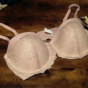 NWT Maidenform 40C Extreme Push Up Sexy Tan/pink Padded underwire Gorgeous Bra